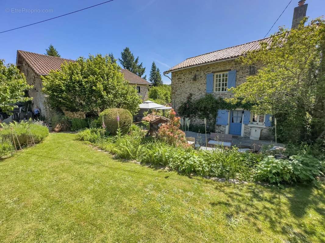 Maison à ORADOUR-SUR-VAYRES