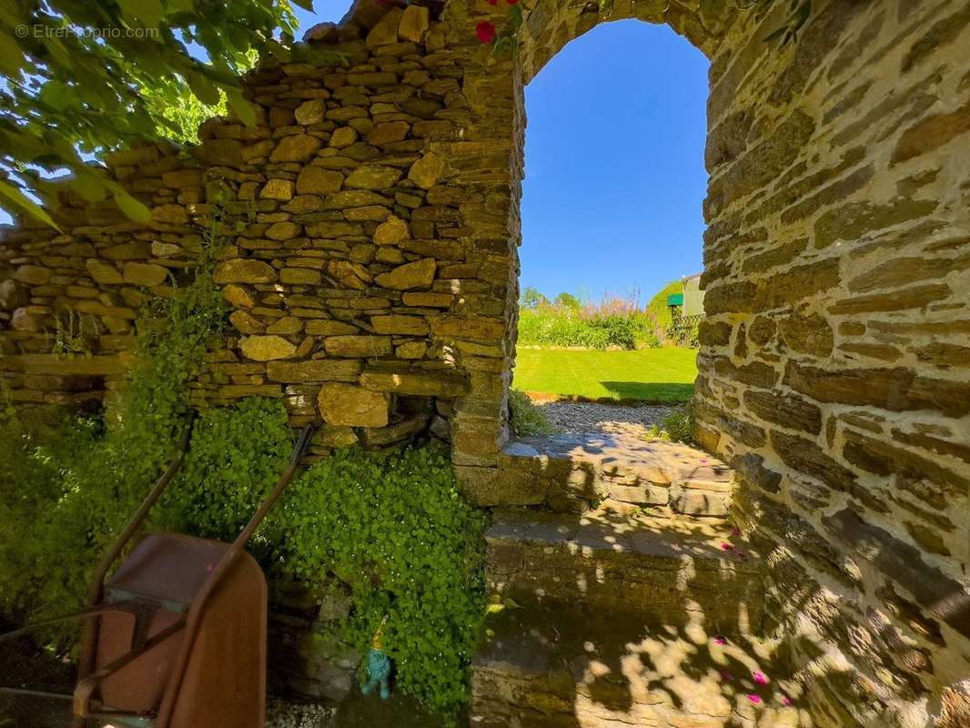 Maison à ORADOUR-SUR-VAYRES