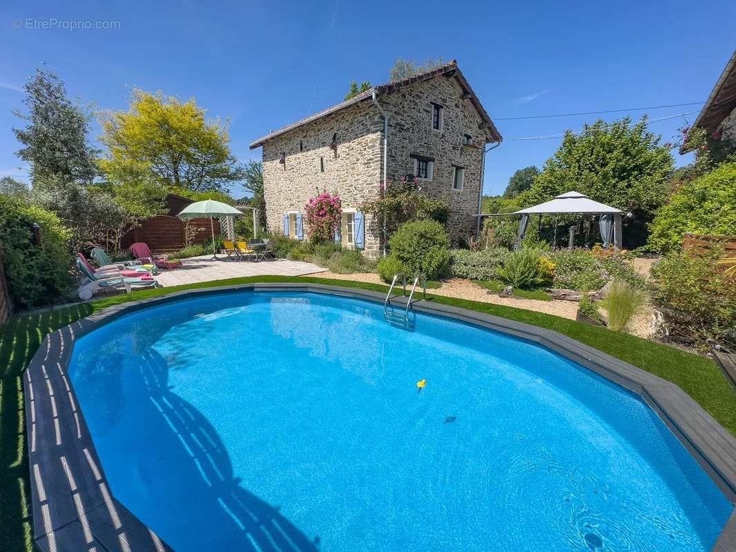 Maison à ORADOUR-SUR-VAYRES