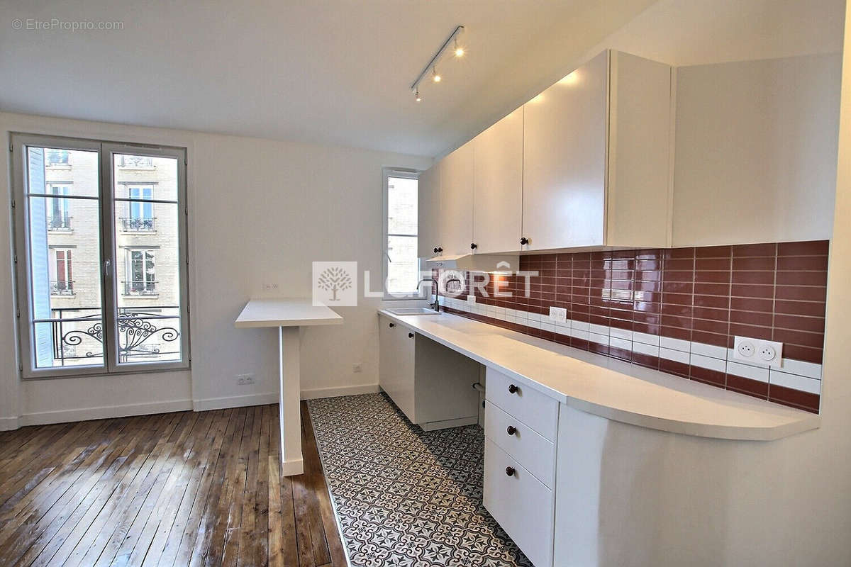 Appartement à COURBEVOIE