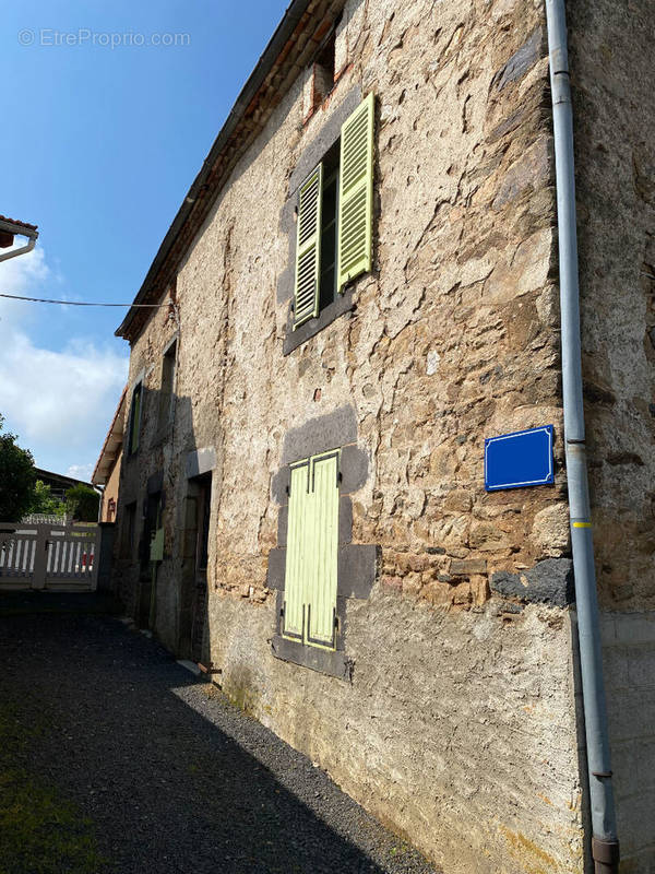 Maison à SAINT-BEAUZIRE