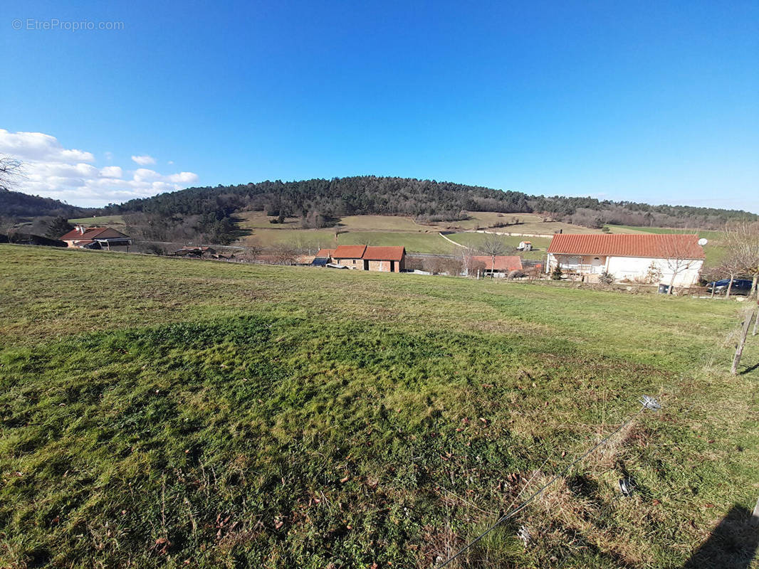 Terrain à SAINT-LAURENT-CHABREUGES