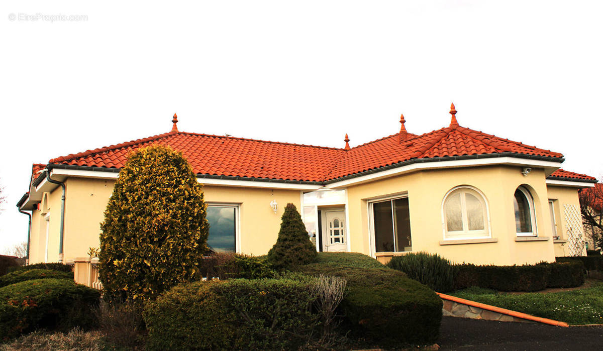 Maison à SAINTE-FLORINE