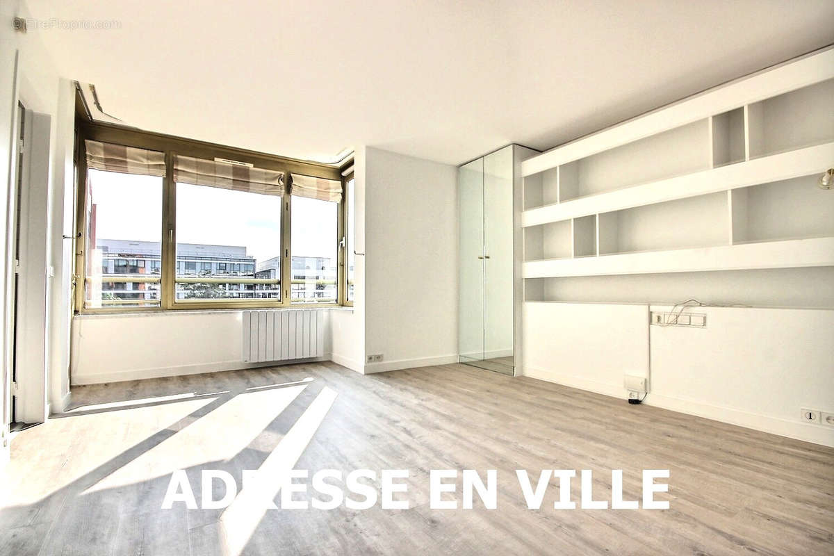 Appartement à LEVALLOIS-PERRET