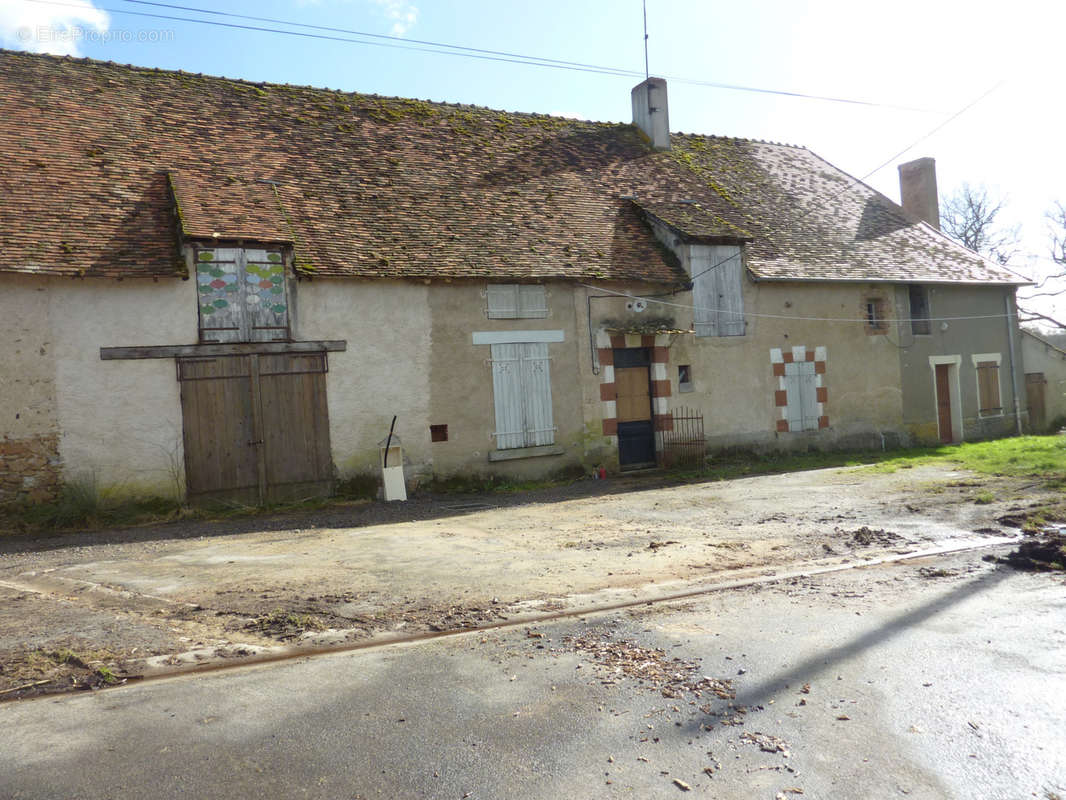 Maison à COULONGES