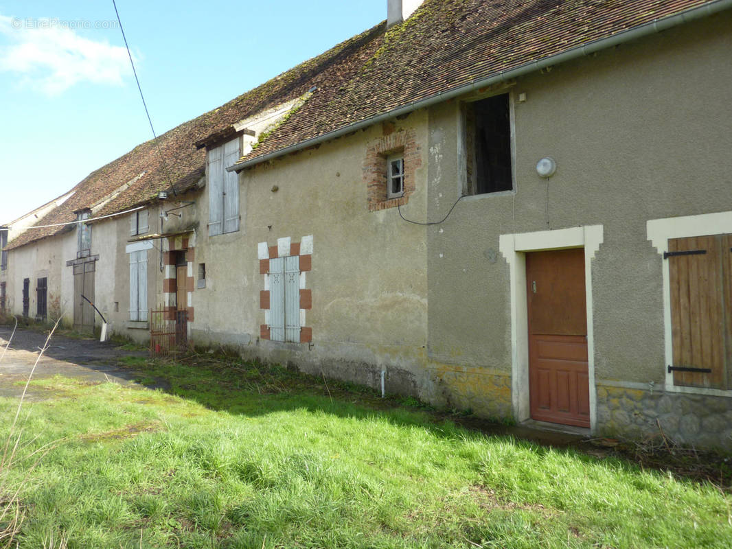 Maison à COULONGES