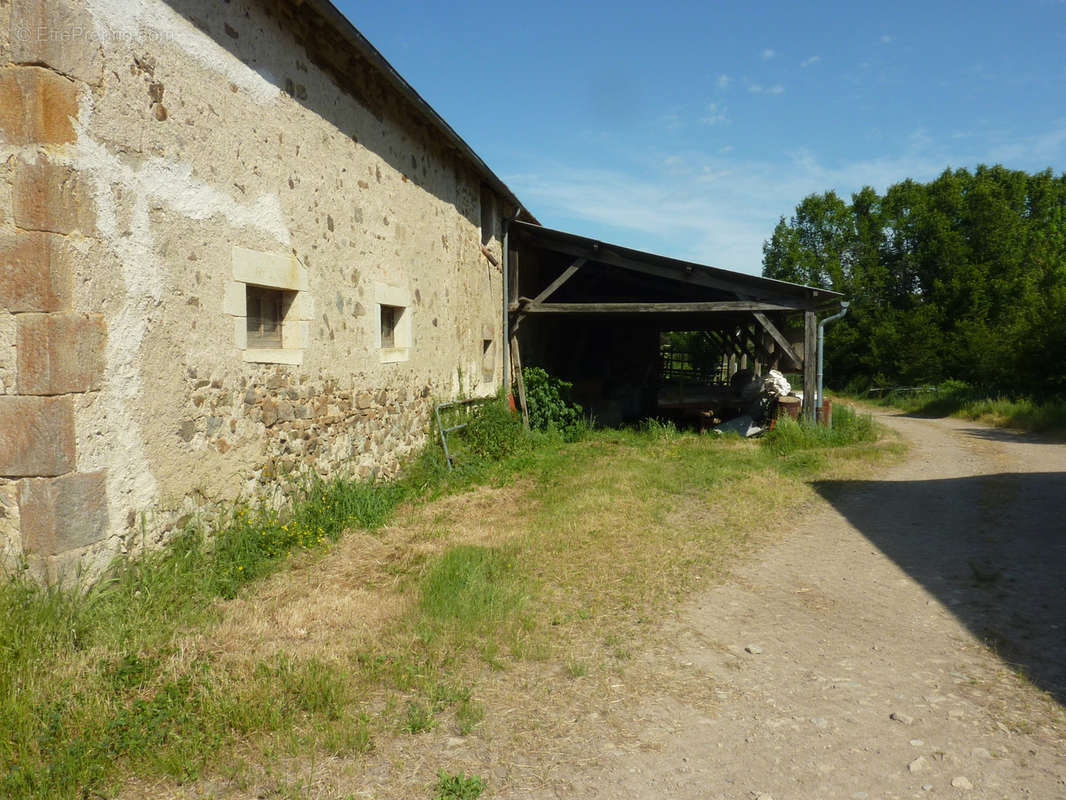 Maison à COULONGES