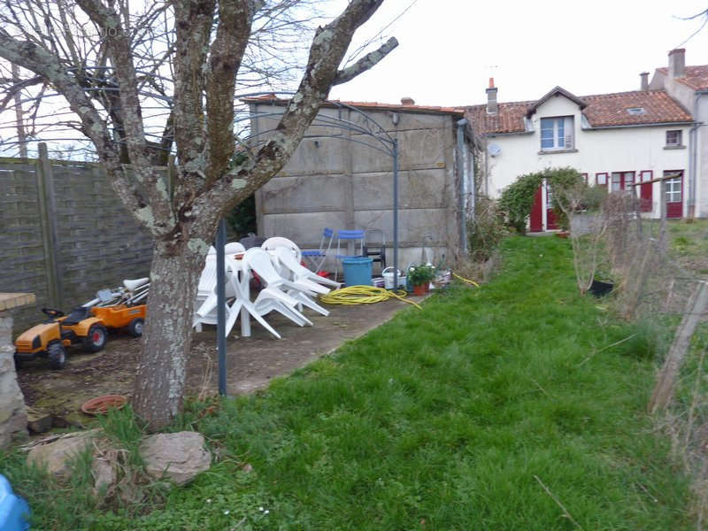 Maison à LATHUS-SAINT-REMY