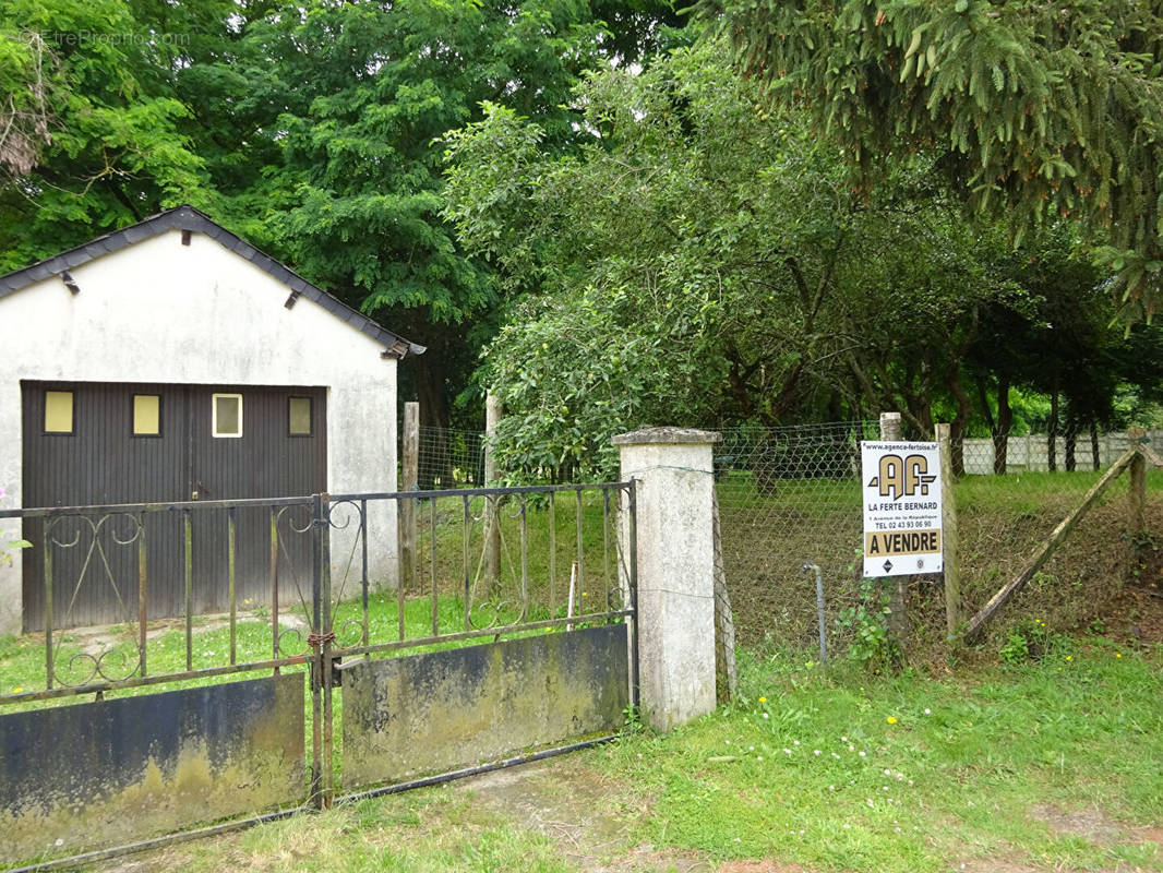 Terrain à SCEAUX-SUR-HUISNE