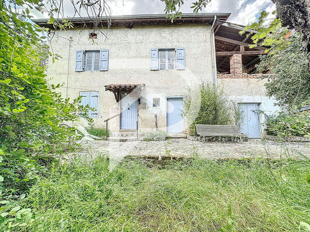 Maison à MARCILLY-LE-CHATEL