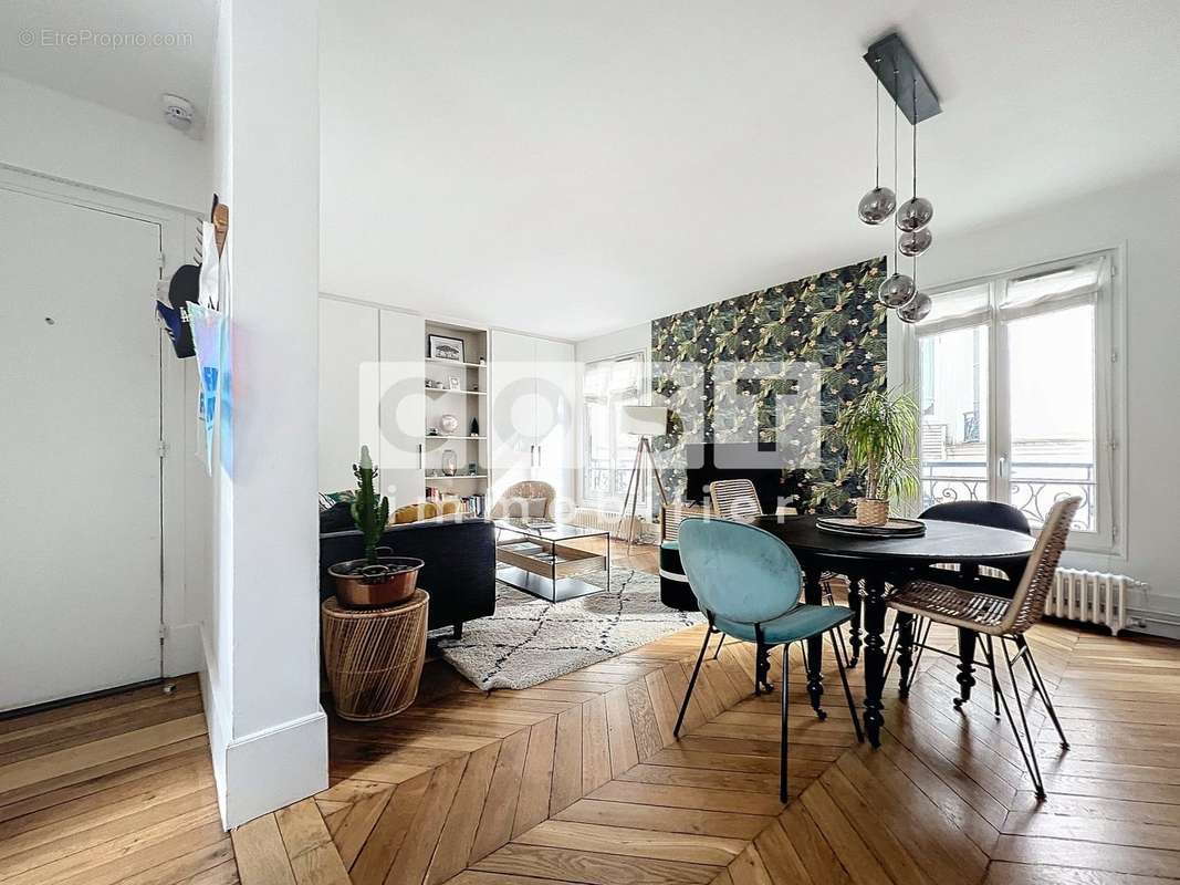 Appartement à PARIS-17E