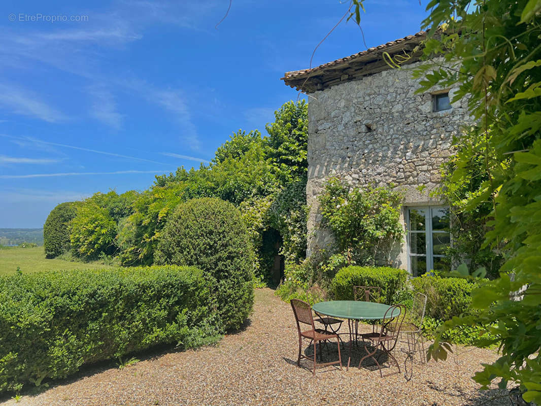 Maison à SAINT-EMILION