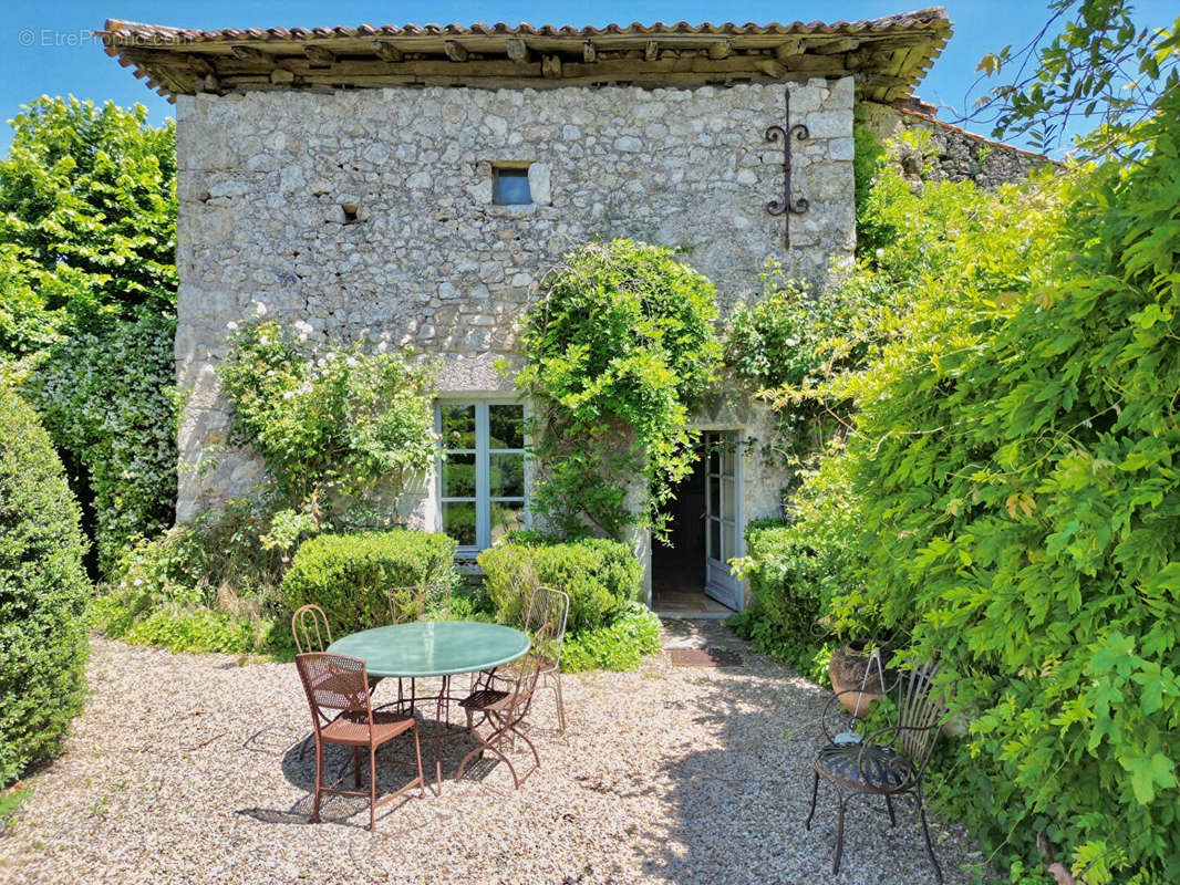 Maison à SAINT-EMILION