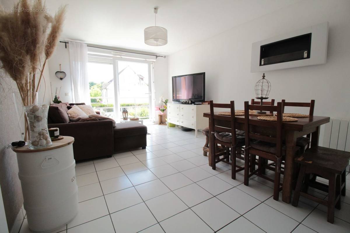 Appartement à LACROIX-SAINT-OUEN