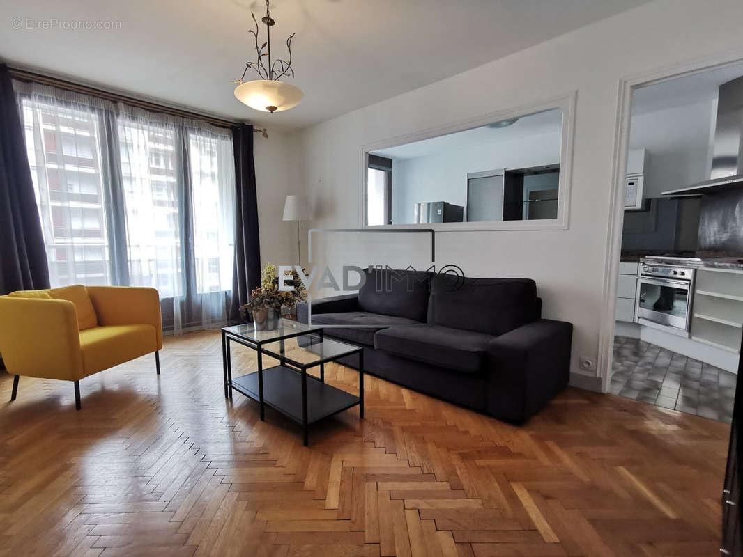 Appartement à SAINT-ETIENNE