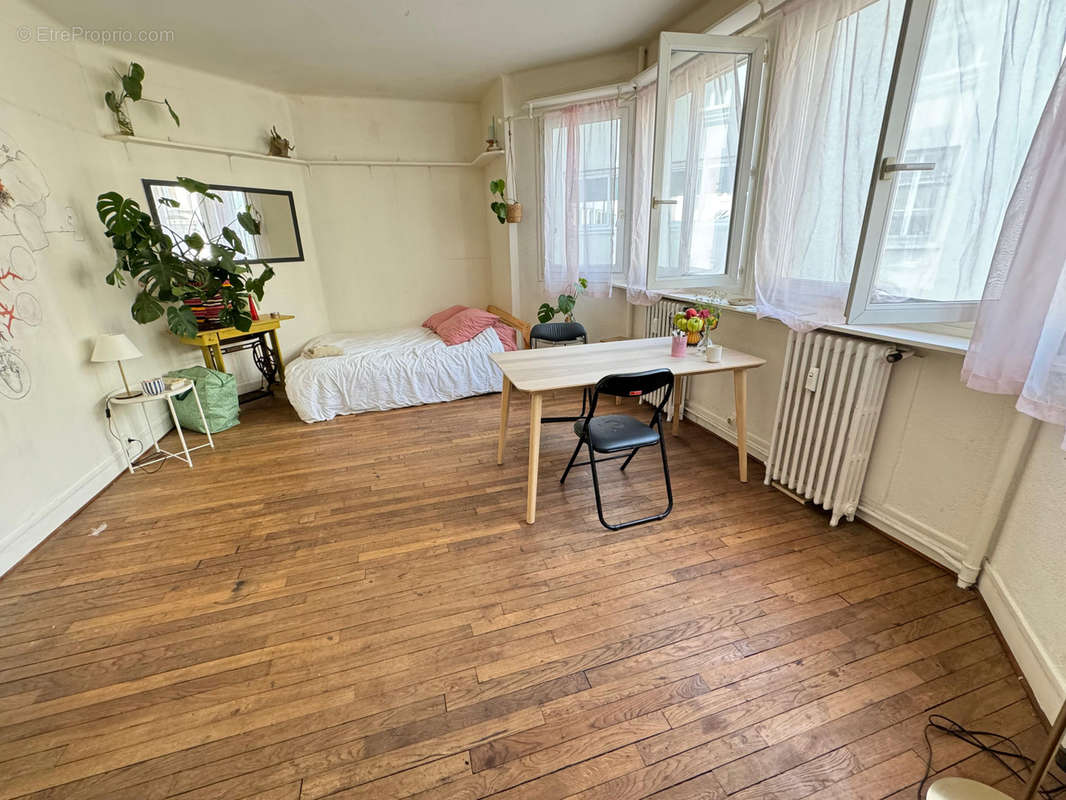 Appartement à PARIS-11E