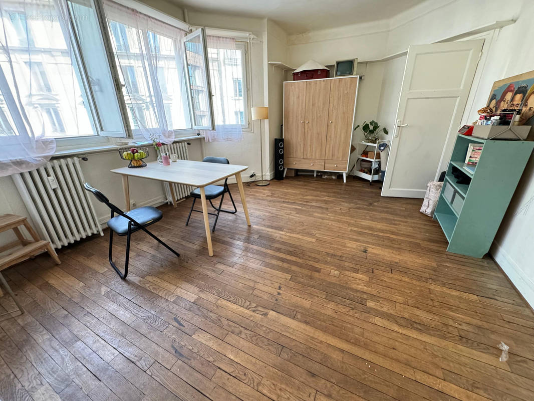 Appartement à PARIS-11E