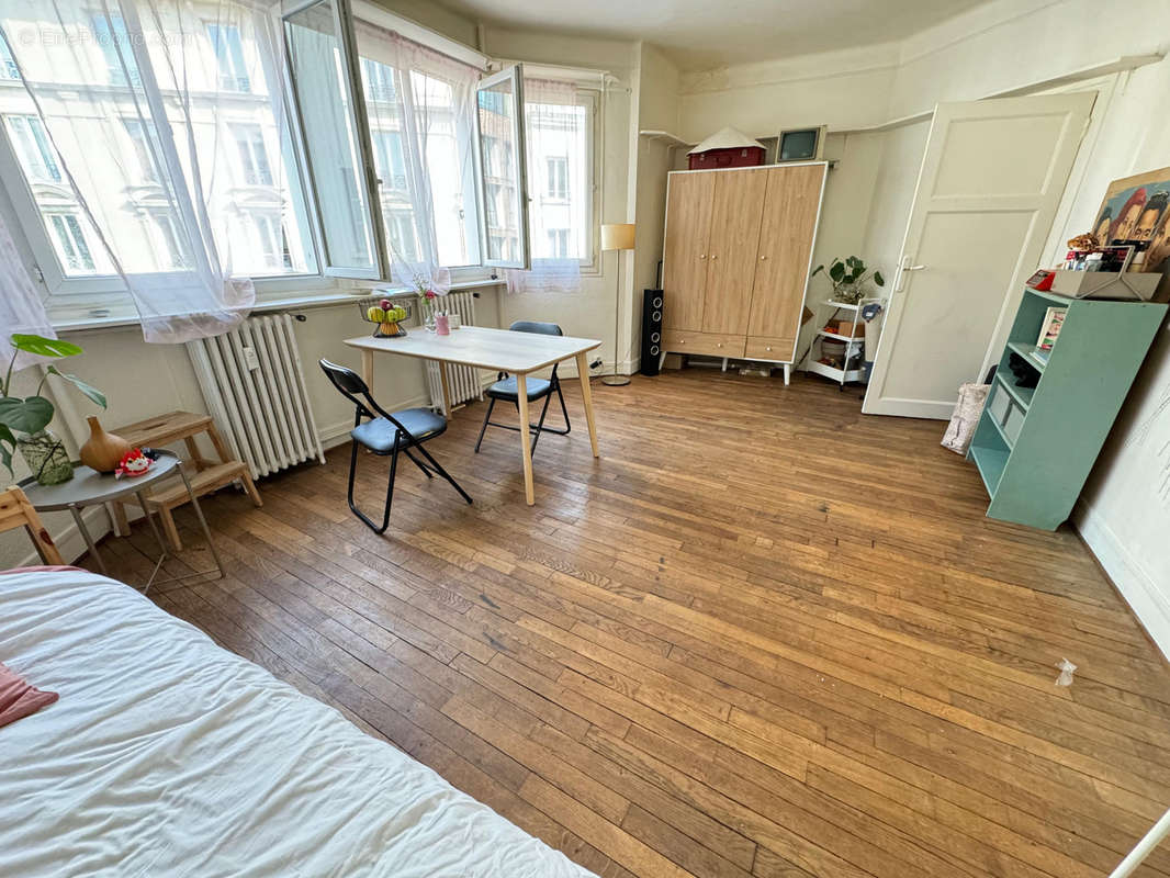 Appartement à PARIS-11E