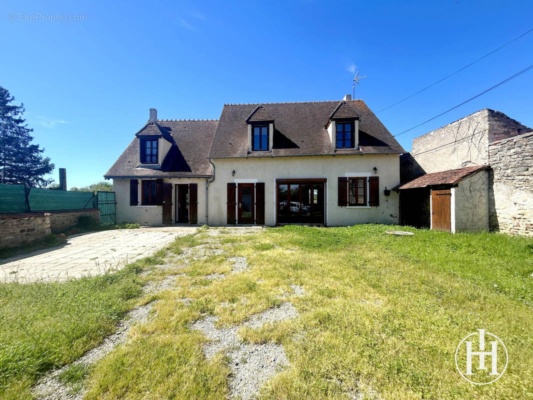 Maison à SAINT-AMAND-MONTROND