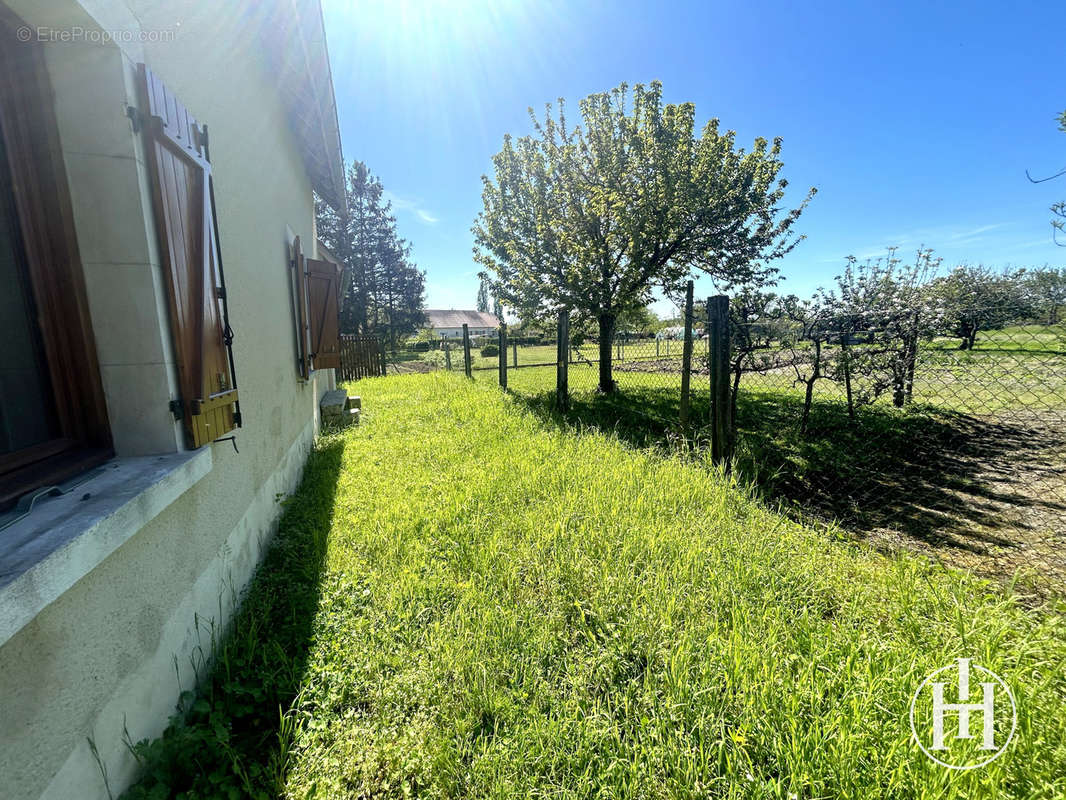 Maison à SAINT-AMAND-MONTROND