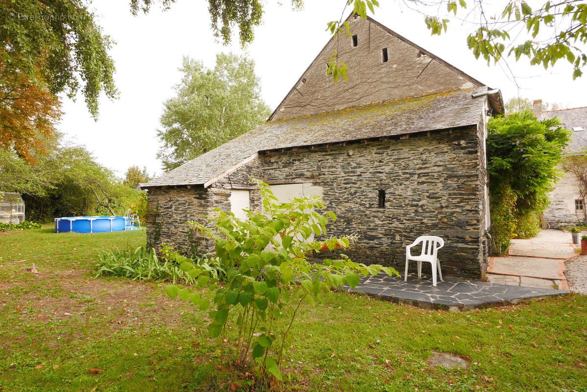 Maison à CORNE