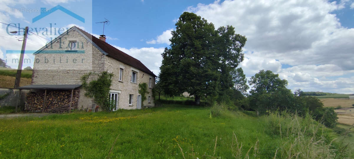 Maison à PIMELLES