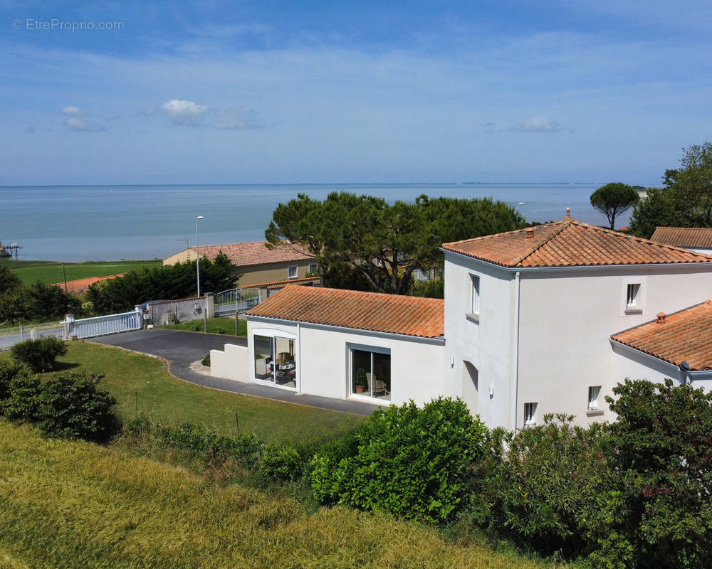 Maison à BARZAN