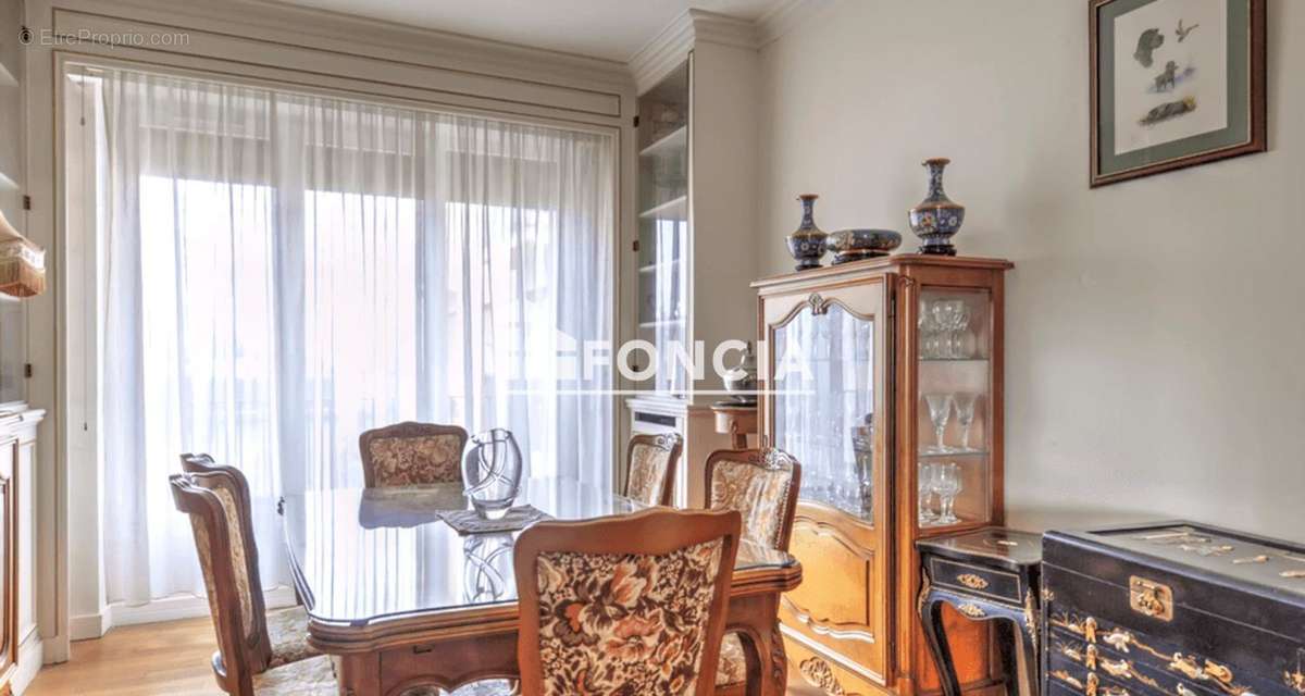 Appartement à VERSAILLES