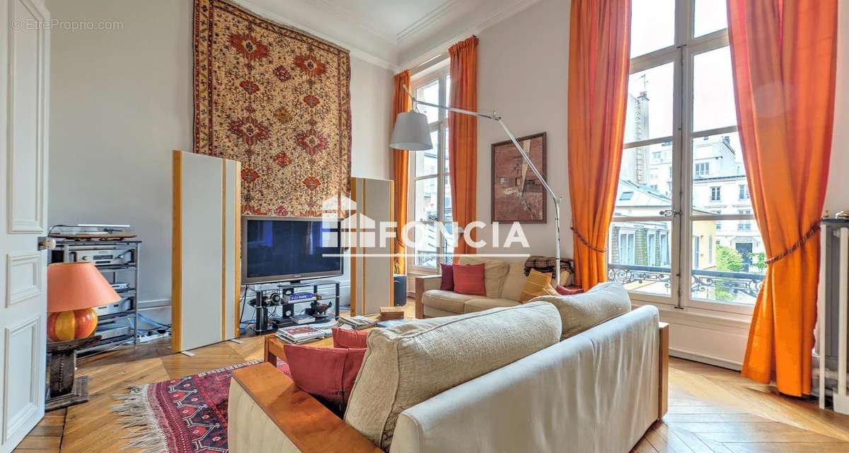 Appartement à VERSAILLES