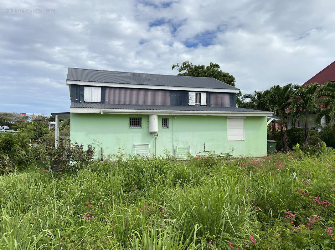 Maison à BASSE-TERRE