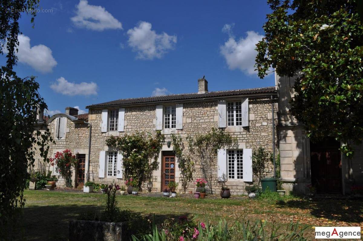 Maison à PONS