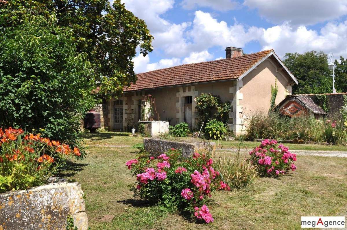 Maison à VILLARS-EN-PONS