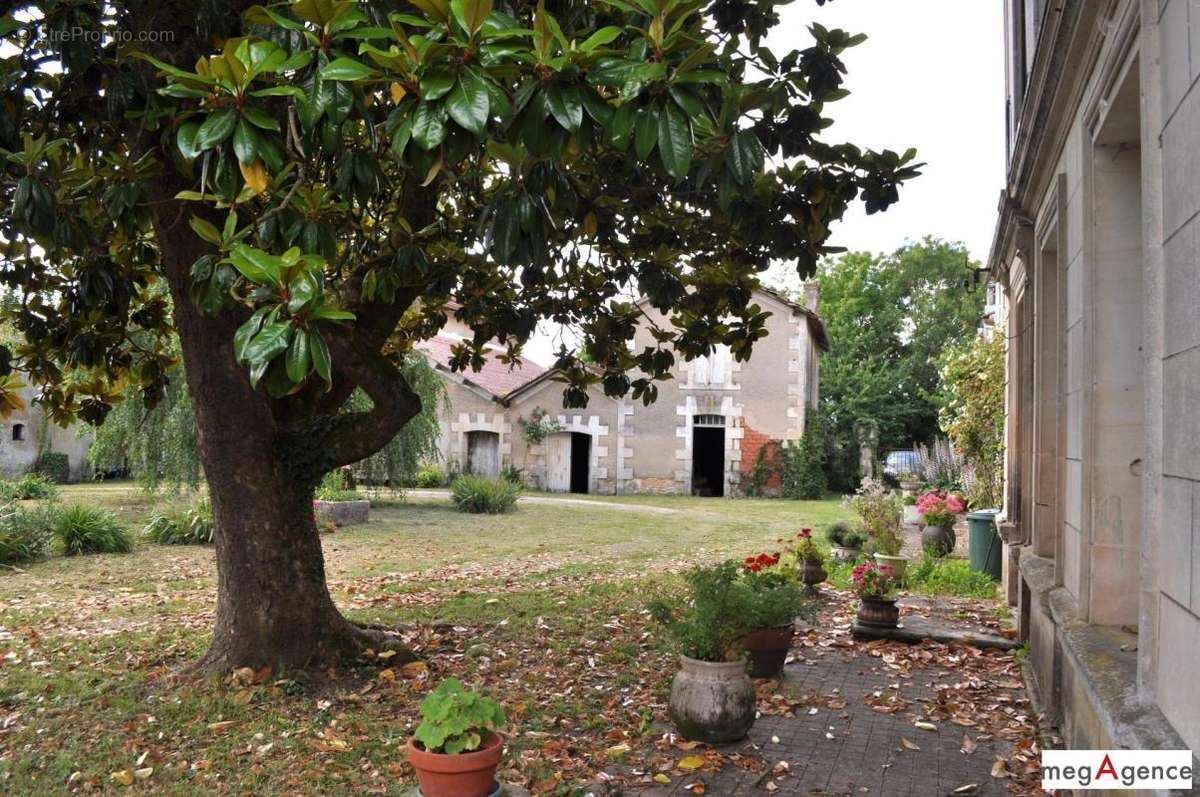 Maison à VILLARS-EN-PONS