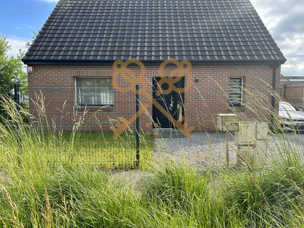 Maison à OSTRICOURT