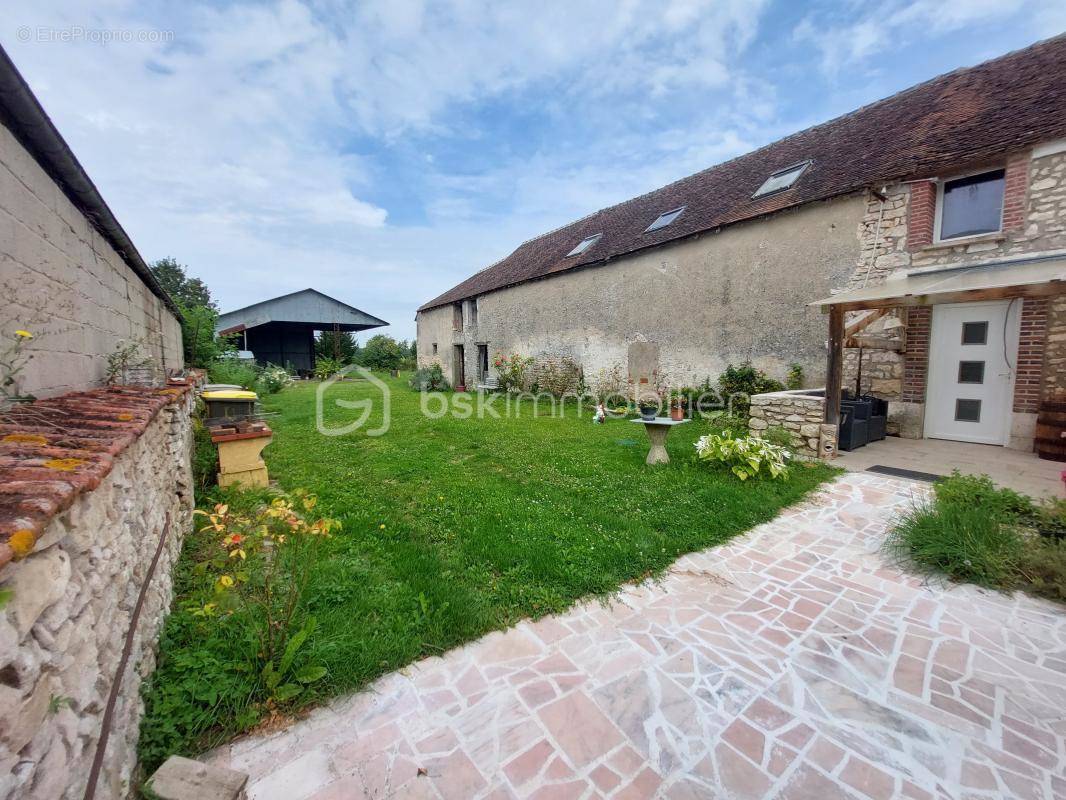 Maison à TREILLES-EN-GATINAIS