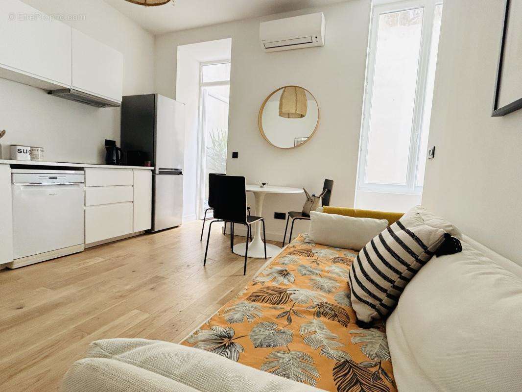 Appartement à MARSEILLE-1E