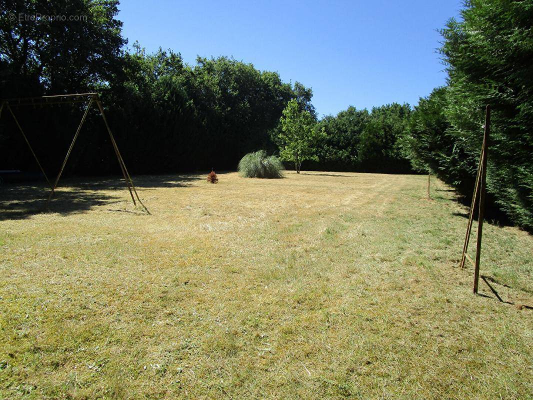 Terrain à SAINT-AVAUGOURD-DES-LANDES