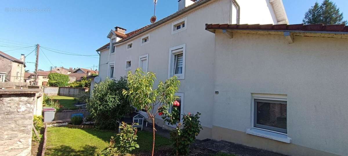 Maison à SAINT-LOUP-SUR-SEMOUSE