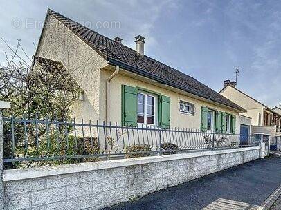 Maison à LE CHATELET-EN-BRIE