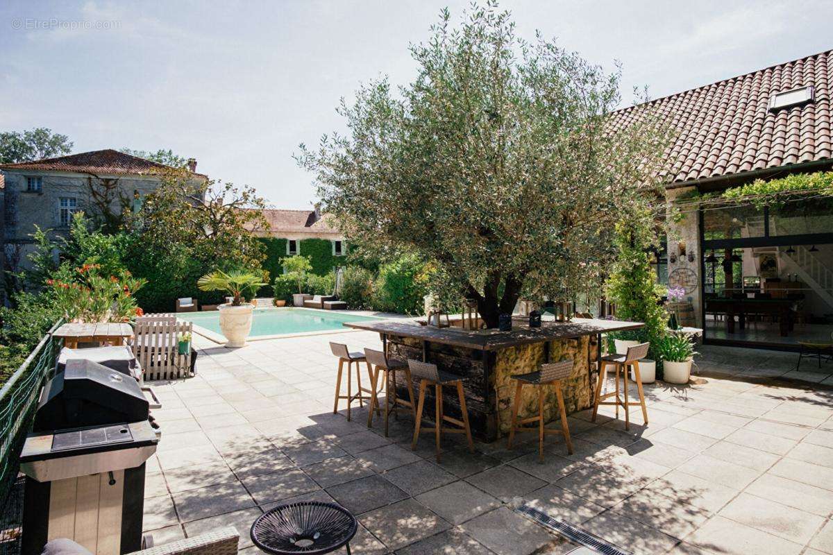 Maison à AUBETERRE-SUR-DRONNE