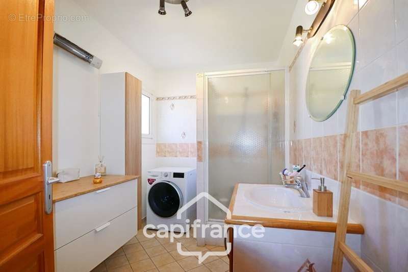 Appartement à CARQUEIRANNE