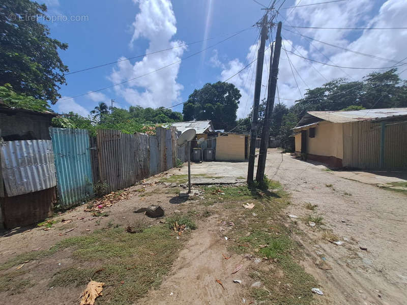 Terrain à CAYENNE