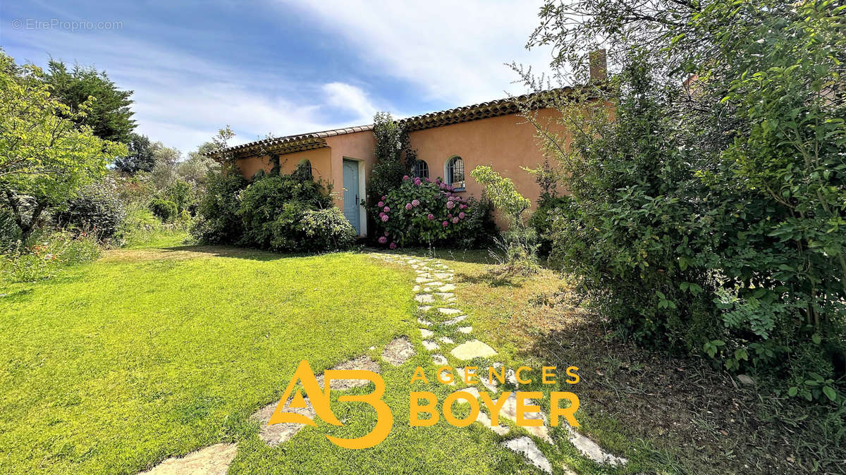 Maison à LE CASTELLET