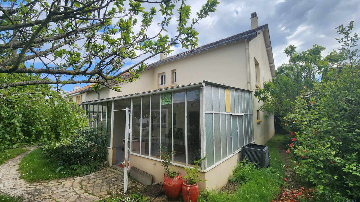 Maison à SAINT-SEBASTIEN-SUR-LOIRE