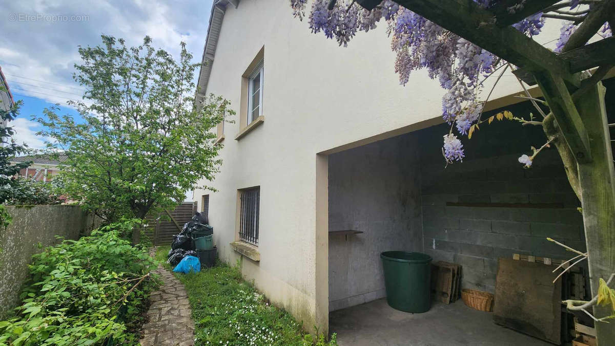 Maison à SAINT-SEBASTIEN-SUR-LOIRE