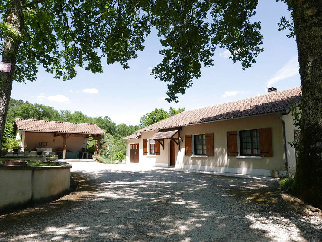 Maison à NEUVIC