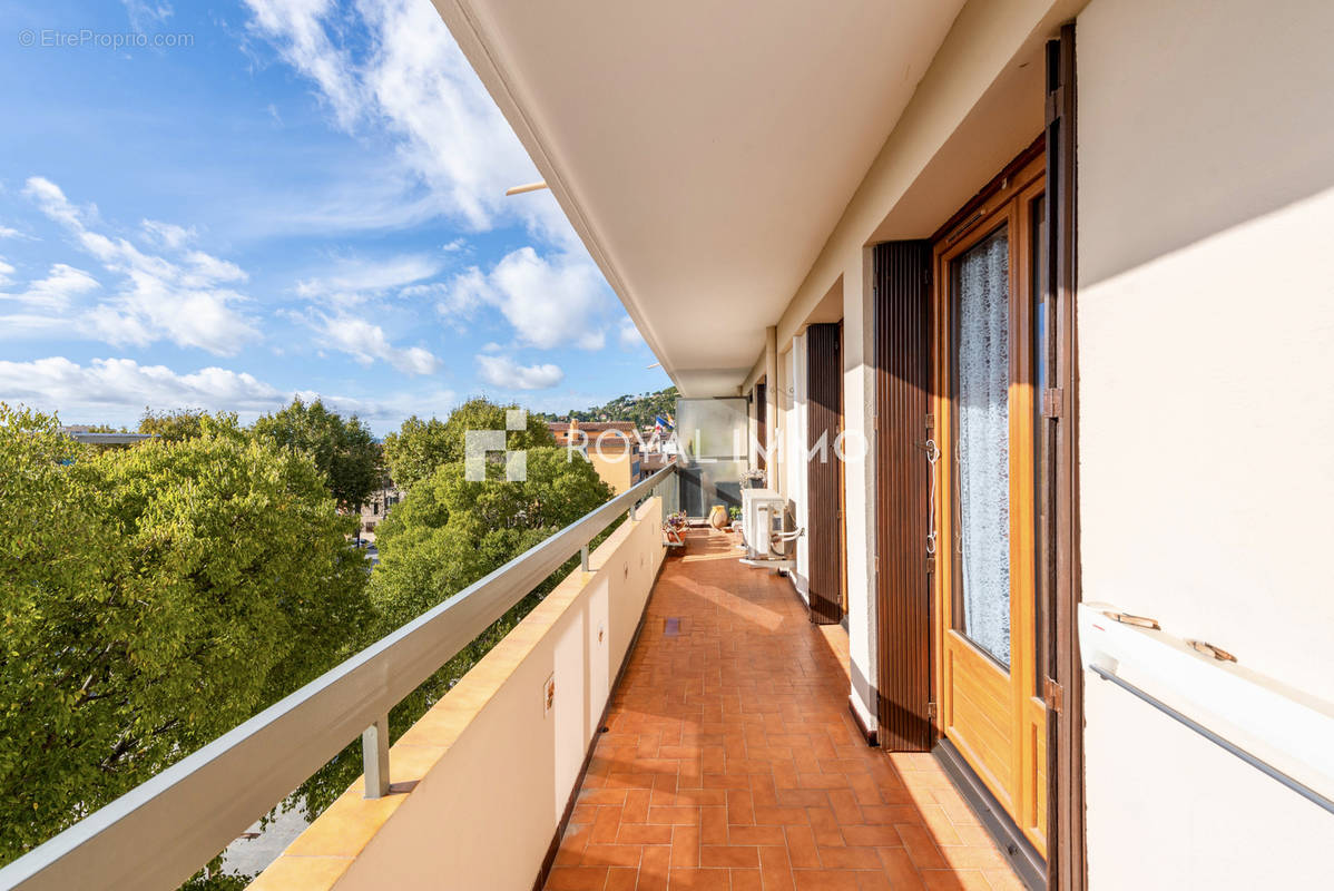 Appartement à LA VALETTE-DU-VAR