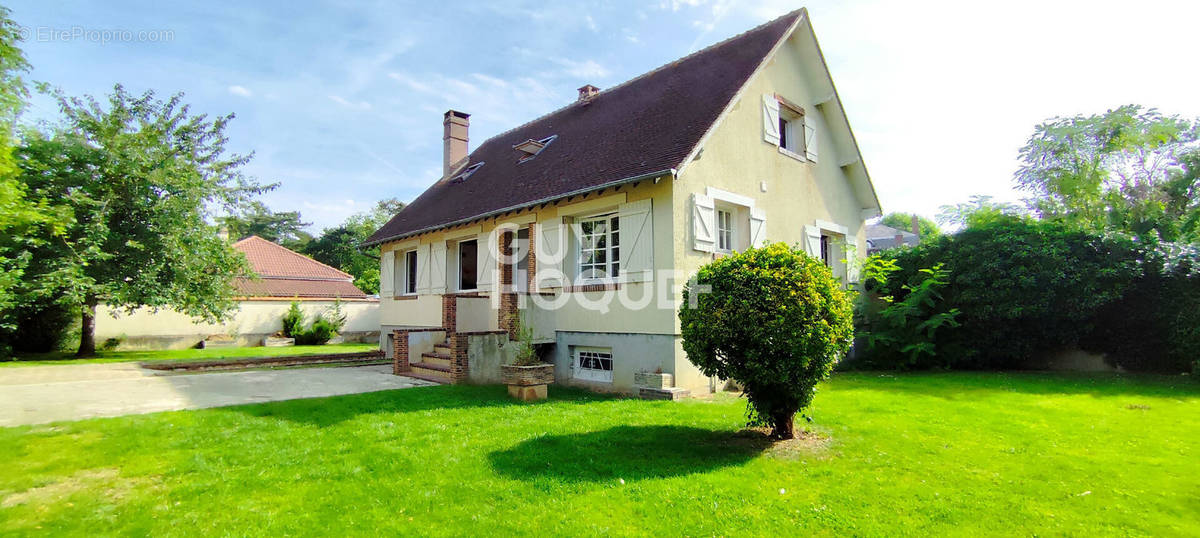 Maison à CHATEAUNEUF-EN-THYMERAIS