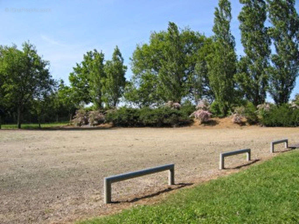 Commerce à SAINT-MARS-DU-DESERT