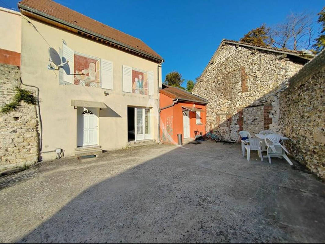 Appartement à MAGNY-EN-VEXIN